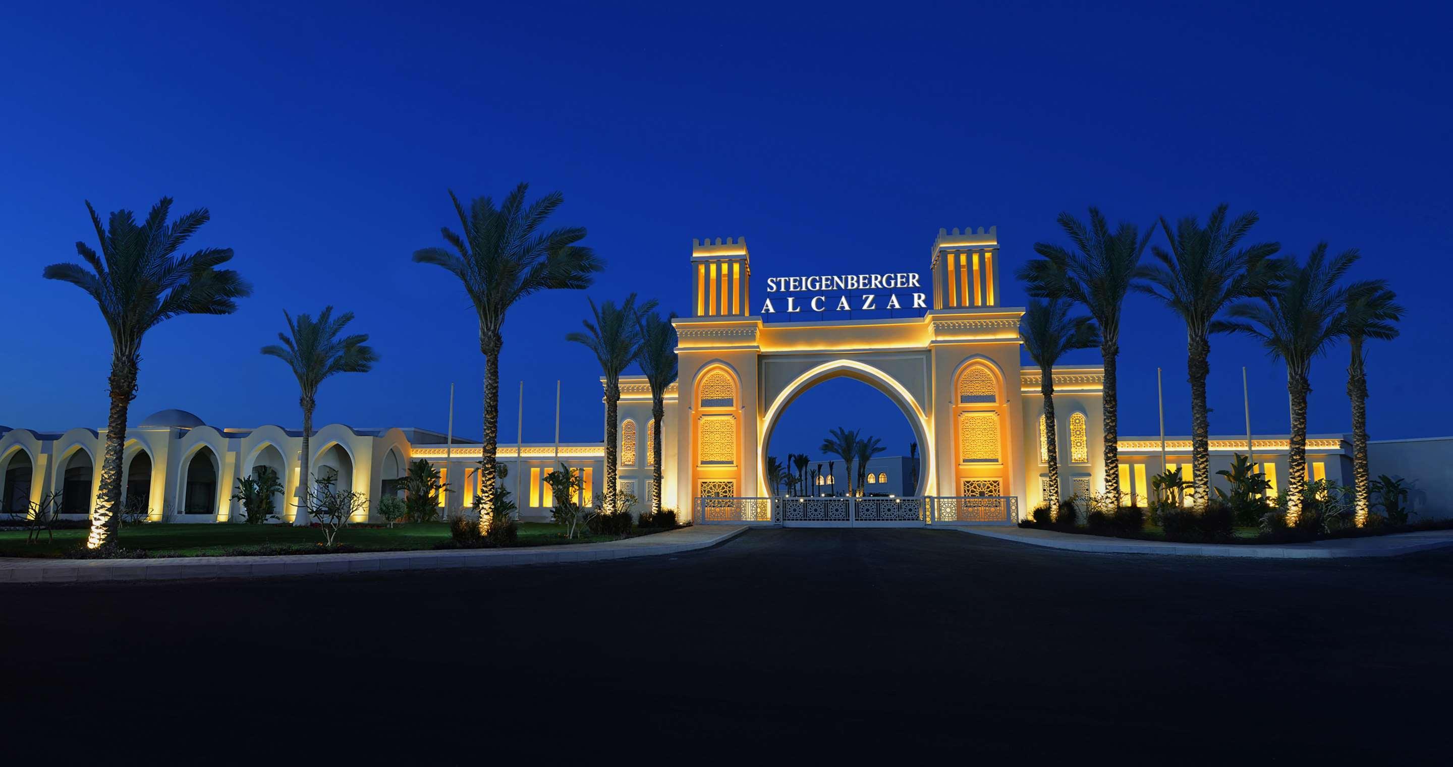シュタイゲンベルガー アルカサル ホテル シャルム・エル・シェイク エクステリア 写真 Entrance of the resort